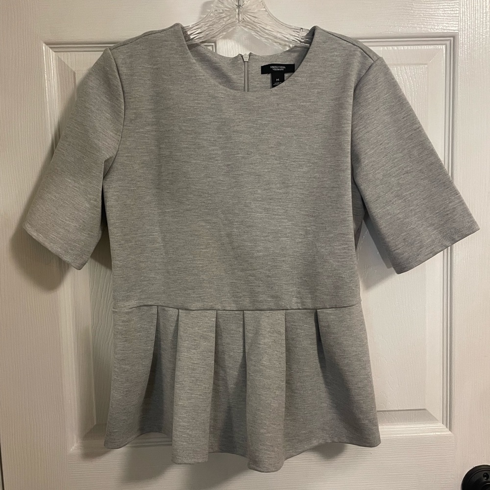 Simply Vera Vera Wang Peplum Grey Top, Size M